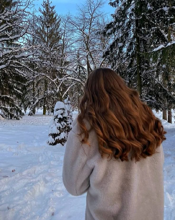 Why Are Your Hair Dry and Static in Winter? (And How to Fix It Fast)